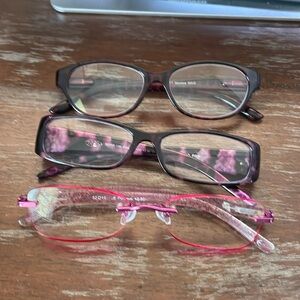 Set of 3 readers Syriah purple +1.50 pink Ella mag +2.50 Monica +2.50 red/black